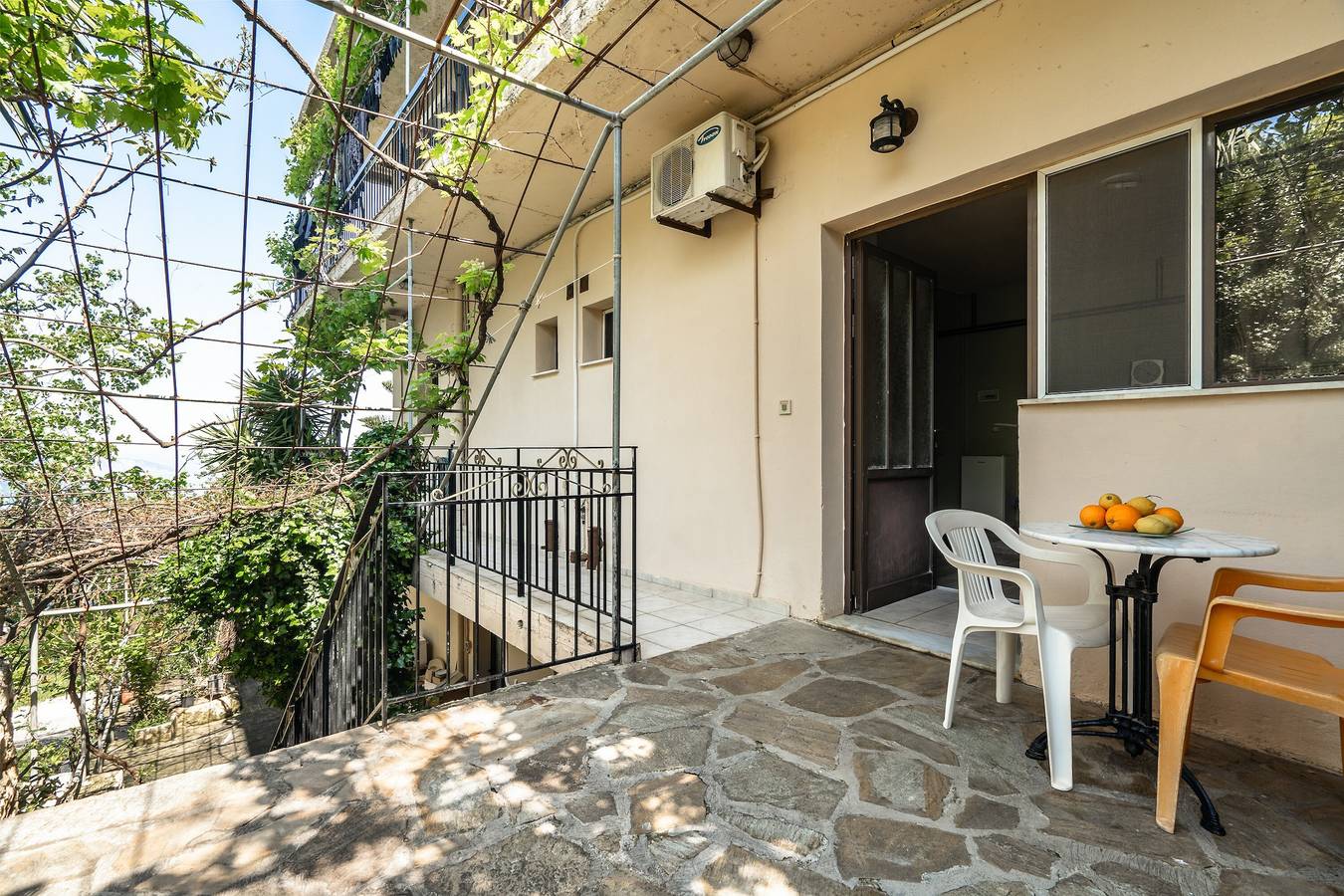 Apartamento 'Vangelis Studio 2' con vistas a la montaña, terraza y Wi-Fi in Cefalonia
