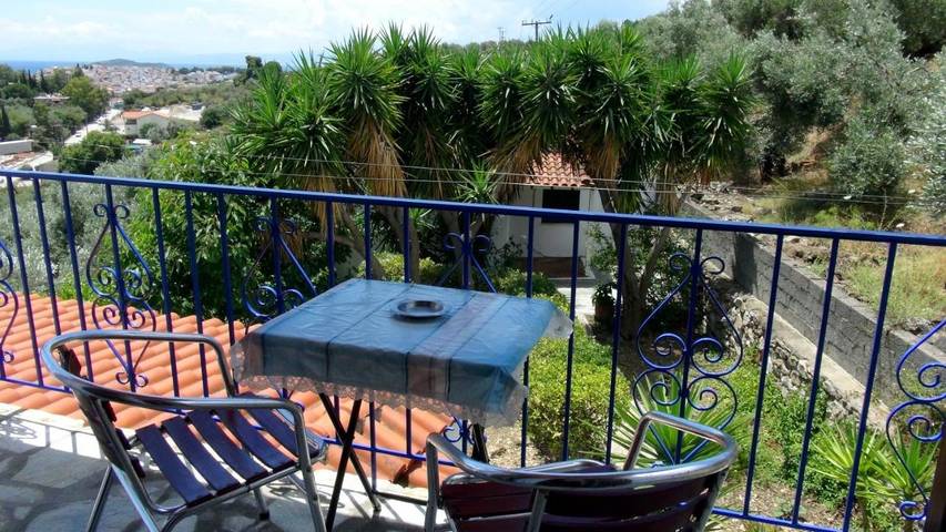 Gîte pour 2 personnes, avec jardin et vue, adapté aux familles dans Skiathos - 3