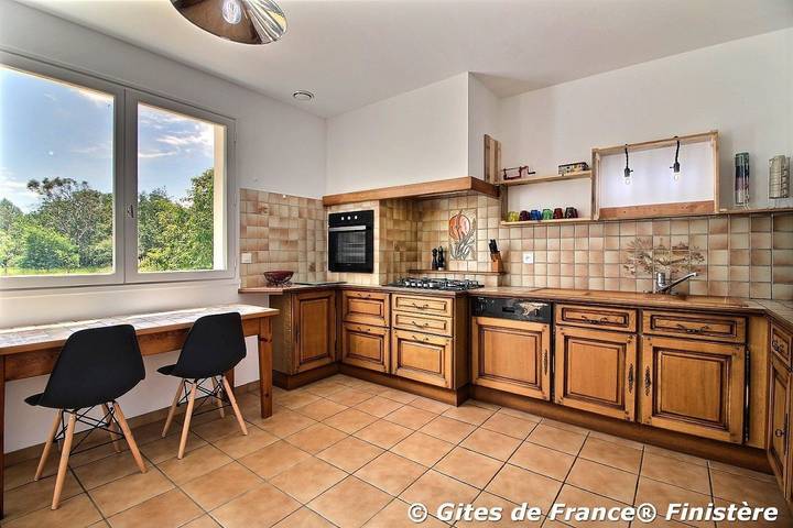 Gîte pour 12 personnes, avec jardin et terrasse à Treffiagat - 4