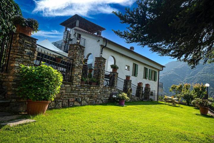 Privatzimmer für 2 Personen, mit Garten und Ausblick sowie Pool, kinderfreundlich
