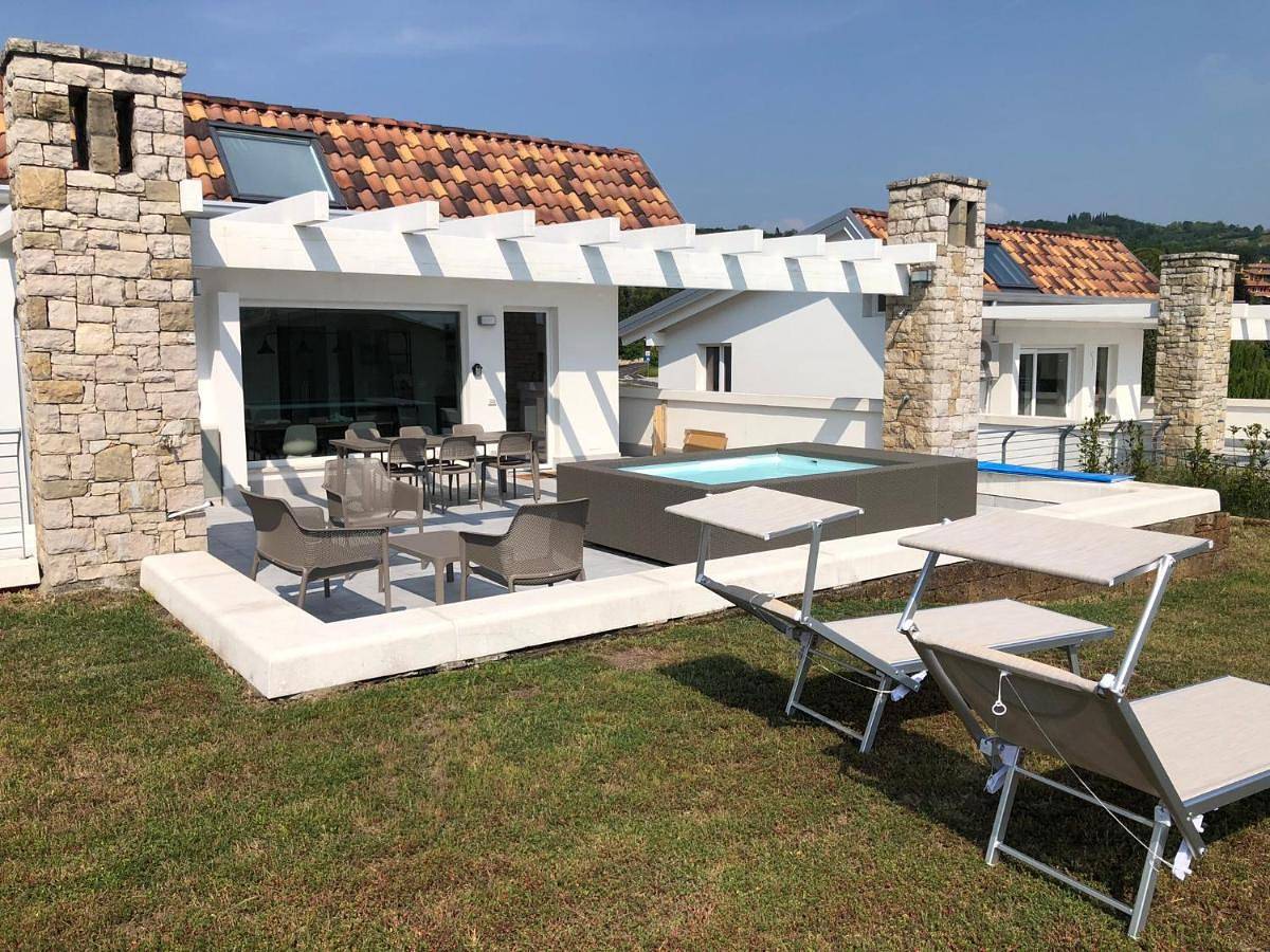 Attico 24, Residence Gardalido in Padenghe sul Garda, Gardasee-Berge