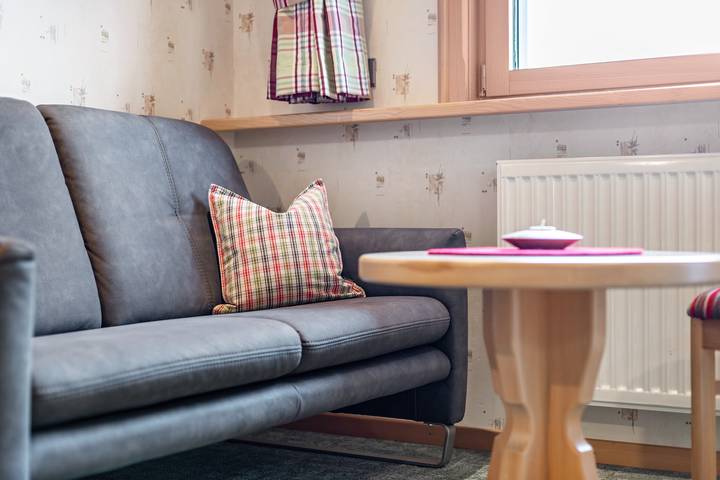 Appartement entier, Haus Schmid – Appartement Buntspecht, balcon sud, lumineux, moderne, Wi-Fi, vue Forêt-Noire in Kappel (Lenzkirch), Lenzkirch