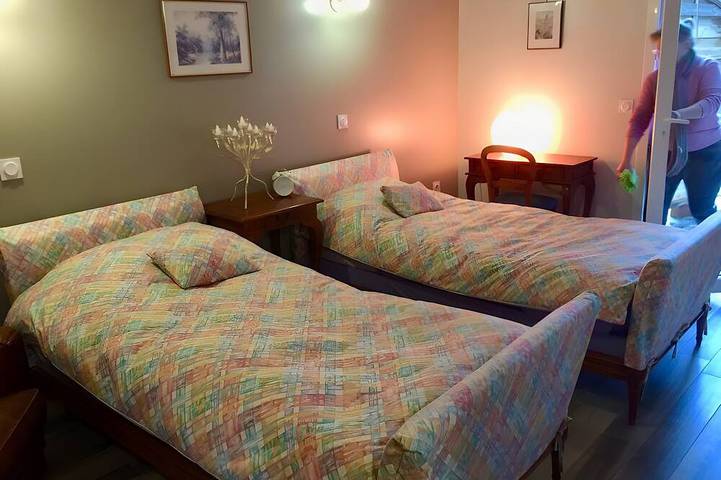 Location de vacances pour 8 personnes, avec Balcon ainsi que Jardin et Piscine à Saint-Vérand - 4