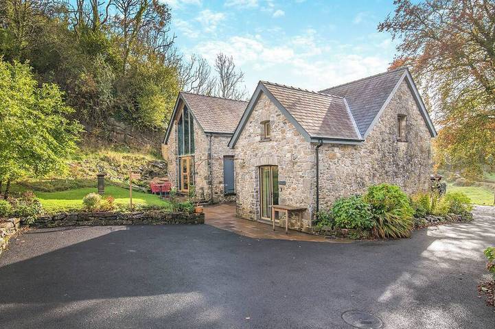 Cottage for 2 people, with garden, with pets in Brecon Beacons