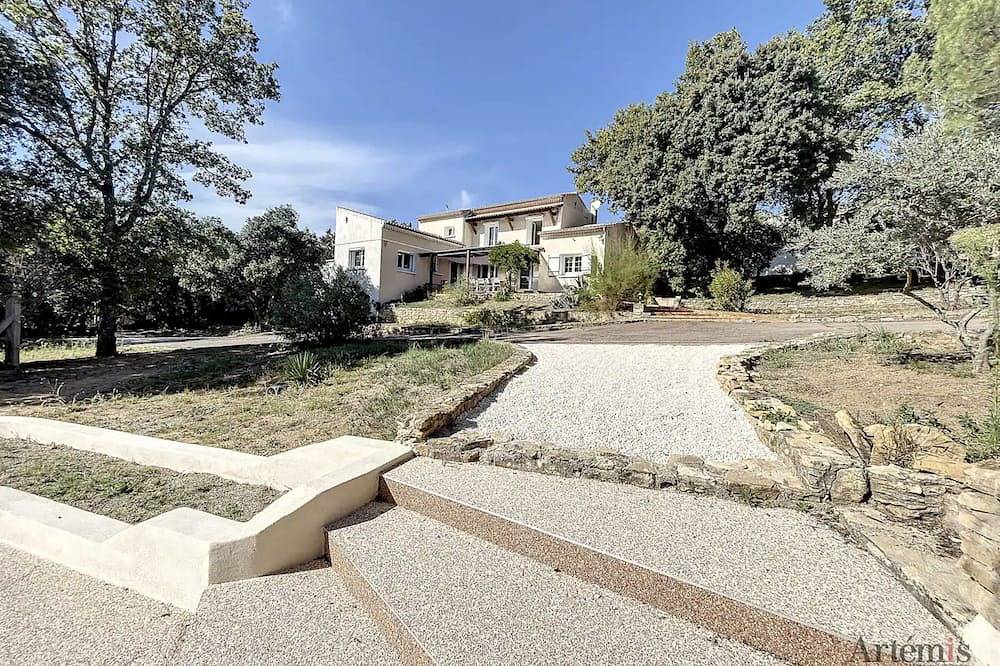 Maison Familiale Avec Piscine et Magnifique Jardin, Sud de la France in Piolenc, Vaucluse