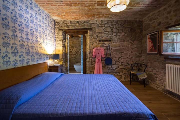 Location de vacances pour 6 personnes, avec piscine ainsi que jardin et vue, adapté aux familles à Borgo Val di Taro - 2