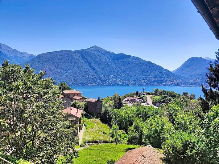 Ferienhaus für 6 Personen, mit Terrasse und Garten sowie Seeblick in Comune di San Siro