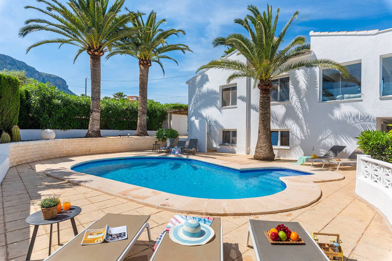 Villa Reva - Plusholidays in Benicolada, Calpe