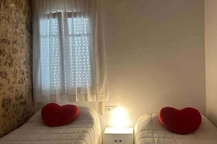 Village house that invites you to disconnect. 2 min from via verde and the Ebro river. in Tortosa, Costa Dorada
