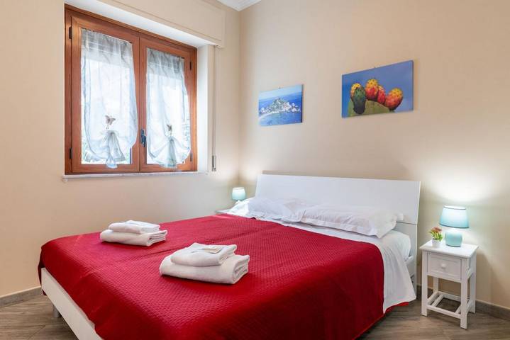 Appartamento intero, Guesthost - Lemon Tree Apartments Casa Blu in Giardini-Naxos, Provincia di Messina
