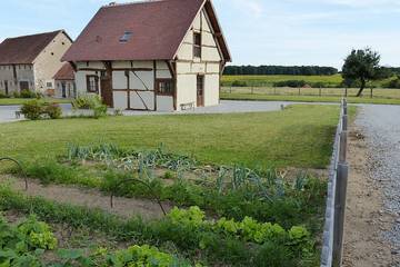 Gîte pour 3 personnes, avec terrasse et jardin dans Allier