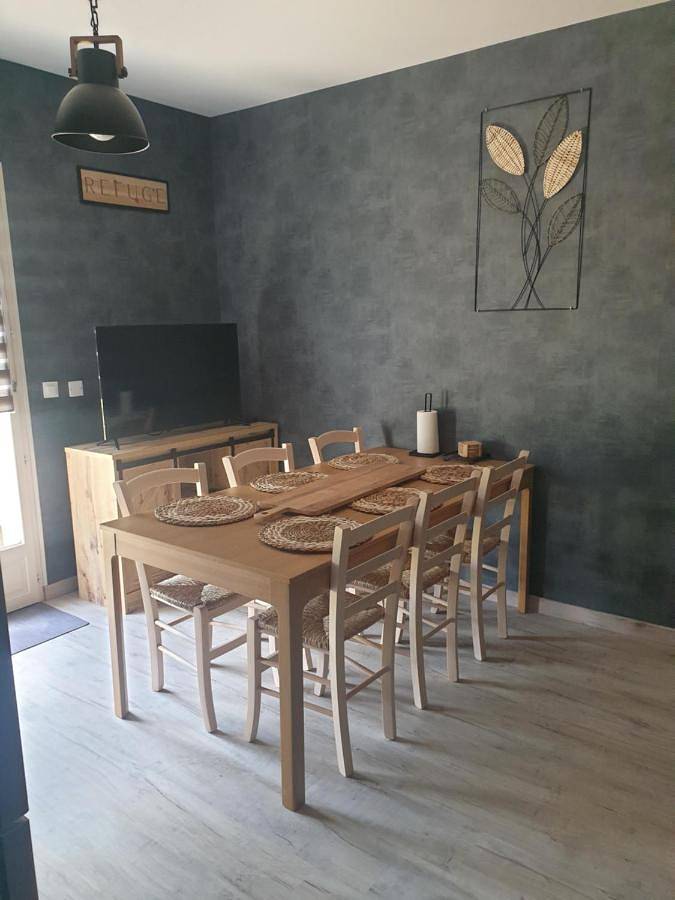 Gîte pour 6 personnes, avec terrasse à Lurcy-Lévis - 3