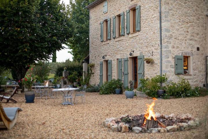 Chambre d’hôte pour 2 personnes, avec vue ainsi que piscine et jardin à Fayence - 2