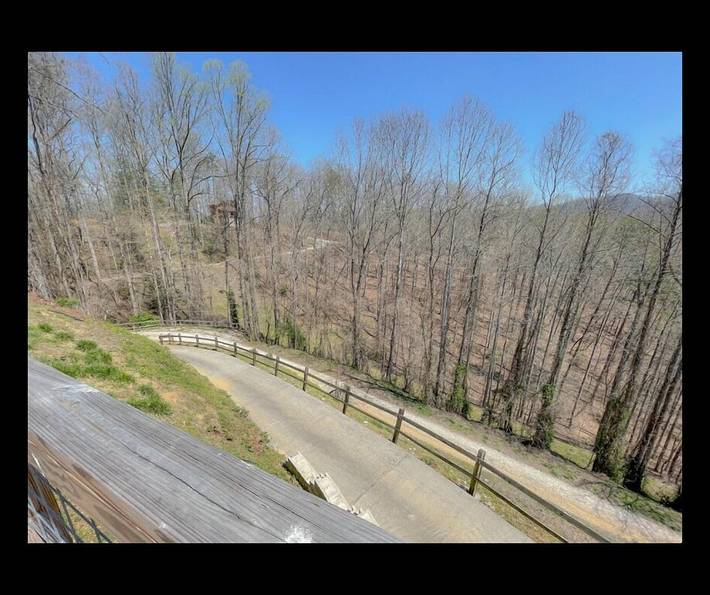 Gîte pour 4 personnes, avec jacuzzi et terrasse, animaux acceptés dans Almond (Caroline du Nord) - 2