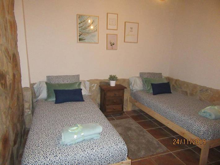 Location de vacances pour 11 personnes, avec jardin ainsi que vue et piscine, adapté aux familles à Fuente Obejuna - 3