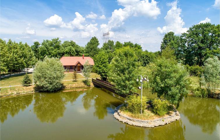Charmante 2-Zimmer-Wohnung mit Pool, Terrasse und WLAN in der Nähe des Flusses Česma in Sisak-Moslavina