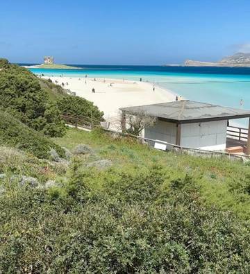 Location de vacances pour 4 personnes, avec vue et terrasse à Stintino