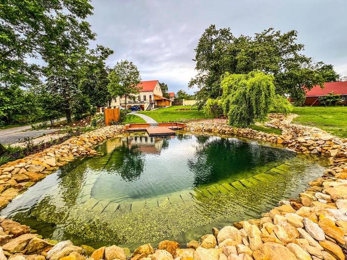 Villa für 50 Personen, mit Pool und Garten sowie Seeblick und Ausblick, mit Haustier - 1