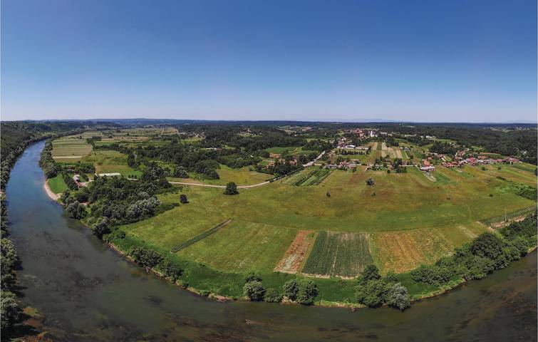 Gemütliche 2-Zimmer-Wohnung mit Terrasse, 300 m vom Strand entfernt und mit moderner Ausstattung in Sisak-Moslavina