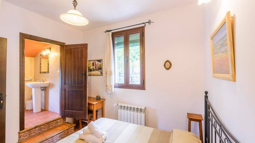 Casa rural para 10 personas, con jacuzzi además de balcón/terraza y piscina en Priego de Córdoba - 4