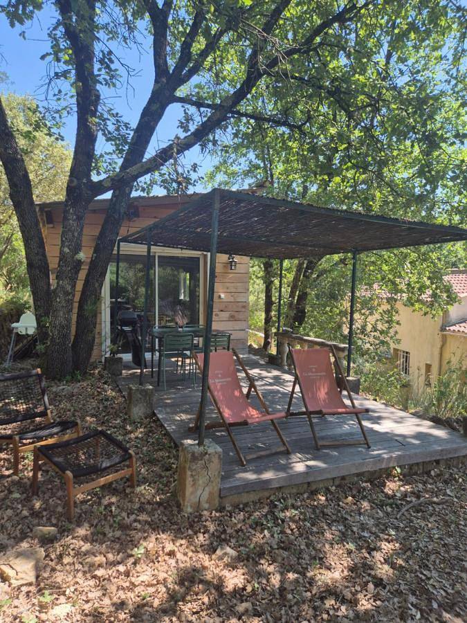 Location de vacances pour 4 personnes, avec jardin ainsi que piscine et vue à Néoules - 3