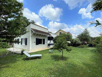 Gîte pour 4 personnes, avec terrasse ainsi que jardin et piscine, animaux acceptés en Pyrénées-Atlantiques