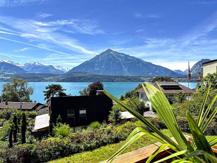 Ferienwohnung für 4 Personen, mit Balkon und Seeblick sowie Ausblick in Oberhofen am Thunersee