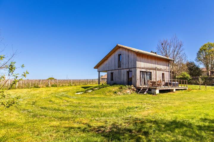 Lodge Évasion Fleurie – Encanto y Naturaleza cerca de Saint-Émilion in Guillac (Gironde), Región de Libourne