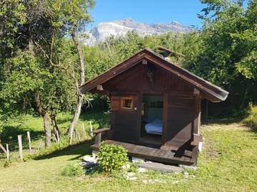 Cottage pour 2 personnes, avec vue ainsi que jardin et terrasse à Servoz