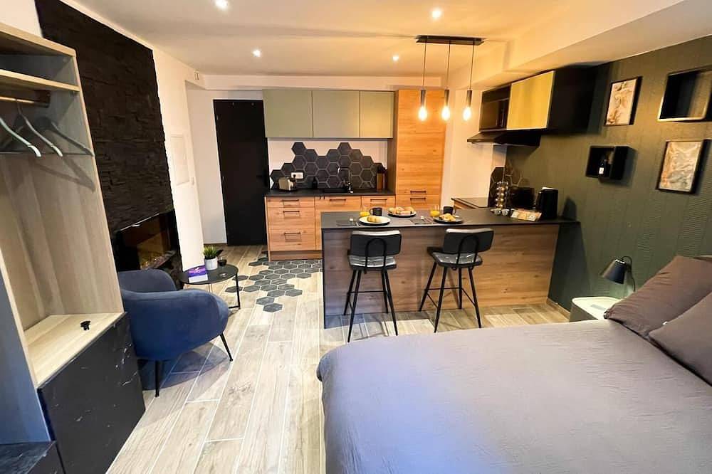 Apartamento entero, Your cosy studio in the heart of Manosque in Manosque, Parque natural regional del Luberon