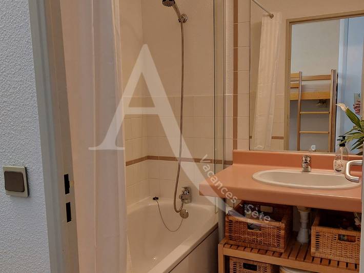 Gîte pour 4 personnes, avec jardin dans Plage Lazaret - 4