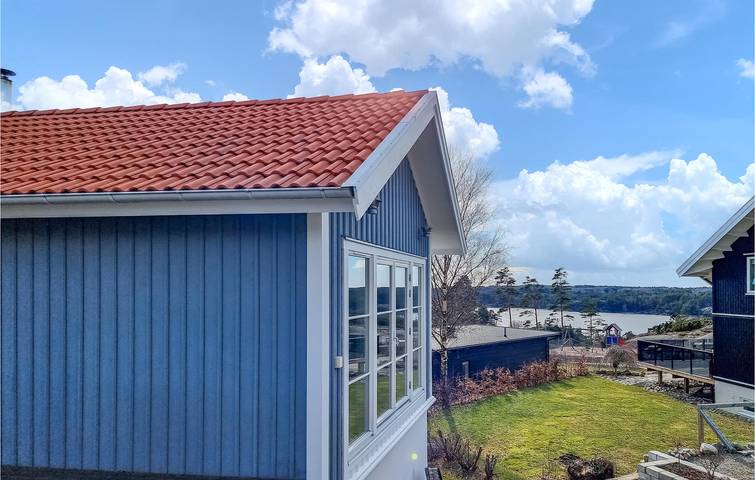 Ferienhaus für 4 Personen, mit Terrasse und Garten sowie Sauna und Ausblick in Tanum