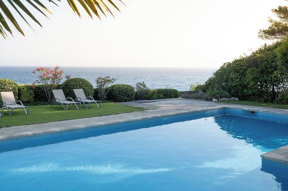 Villa La Roche Bleue Vue mer exceptionnelle piscine jardin in Carry-le-Rouet, Côte méditerranéenne (France)