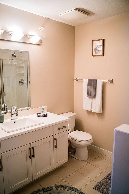 Ganze Wohnung, Top floor!Mission Hill and lake view. Gym,pool,sauna,and more! Mins to the lake in Crystal Mountain