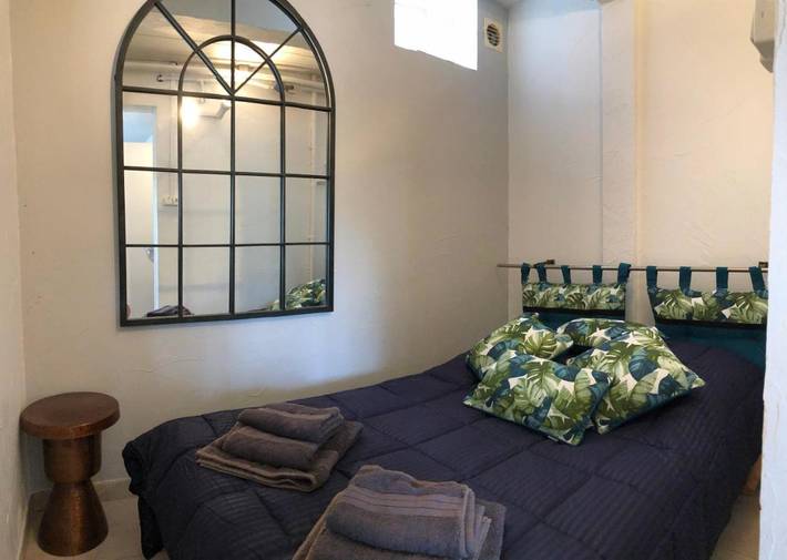 Gîte pour 4 personnes, avec terrasse et vue dans Île du Levant - 2