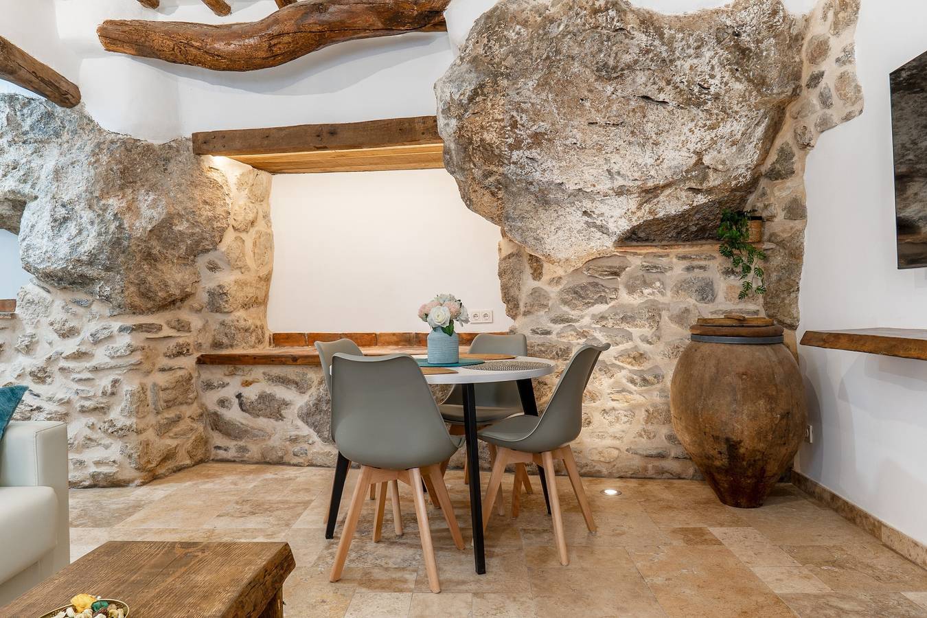 Apartamento entero, Apartamento 'La Trinchera' con Wi-Fi y aire acondicionado in Entorno de Sierra Nevada, Güejar Sierra