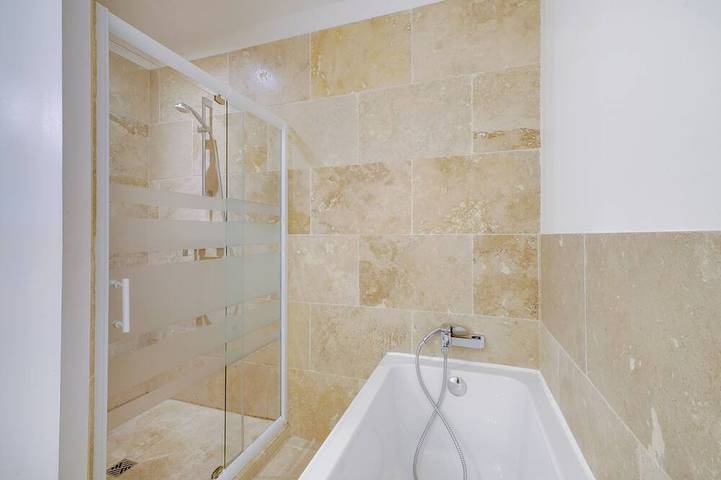 Gîte pour 6 personnes, avec jardin à Jonquerettes - 4