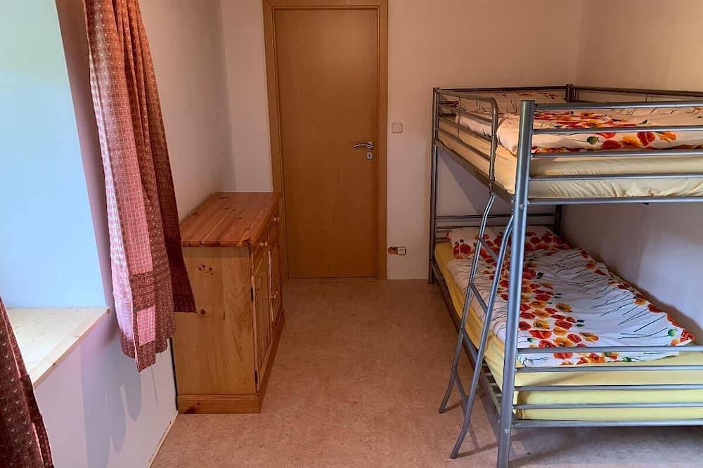 Ganze Wohnung, Ferienhaus (120qm) in idyllischer Lage mit Garten für 8 Pers. in Kollnburg, Ostbayern