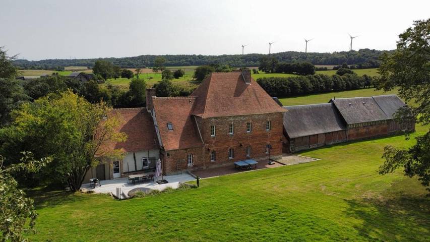 Location de vacances pour 14 personnes, avec Jacuzzi et Terrasse ainsi que Jardin et Vue à Avesnes-en-Bray