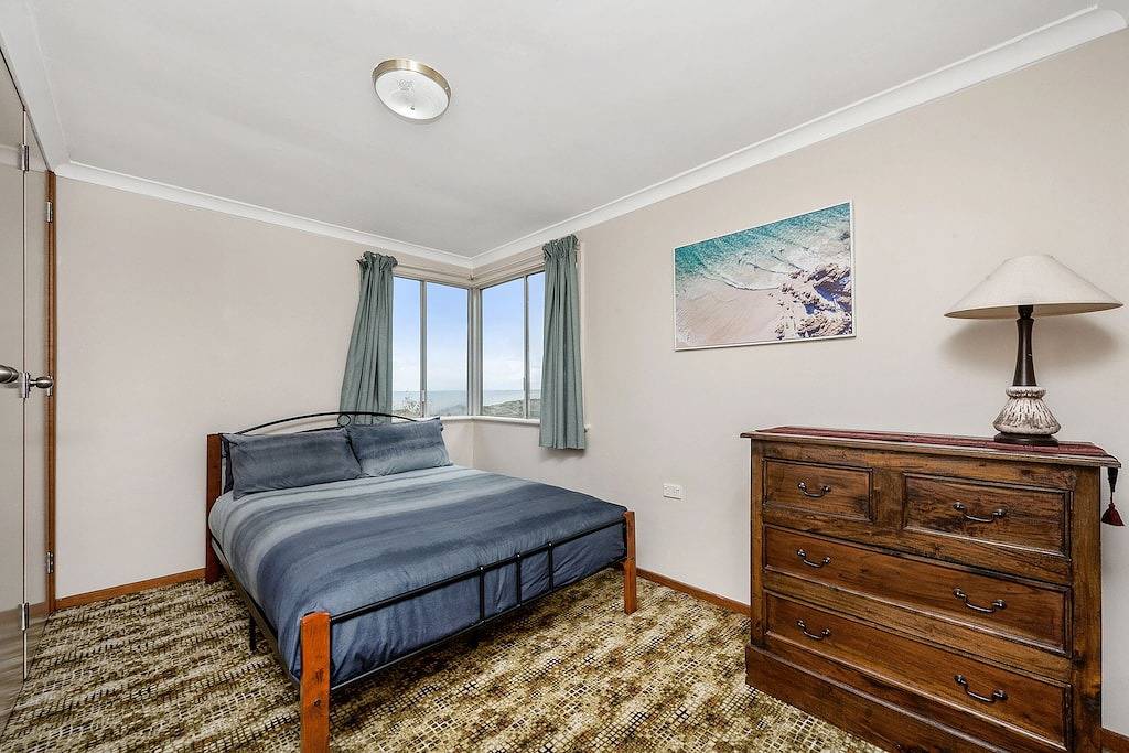 Coastal Pine-Ocean view from the front and back in Guilderton, Western Australia