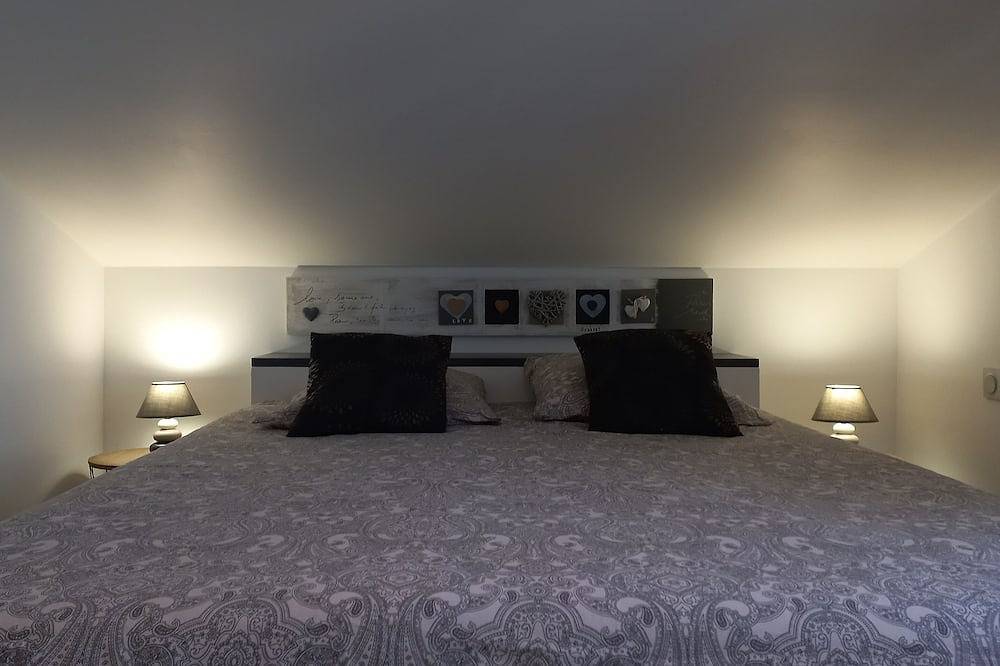 Air-Conditioned Self-Contained Apartment With Private Garden, Relaxation Area And Jacuzzi. in Saint-Cézaire-sur-Siagne, Cannes region