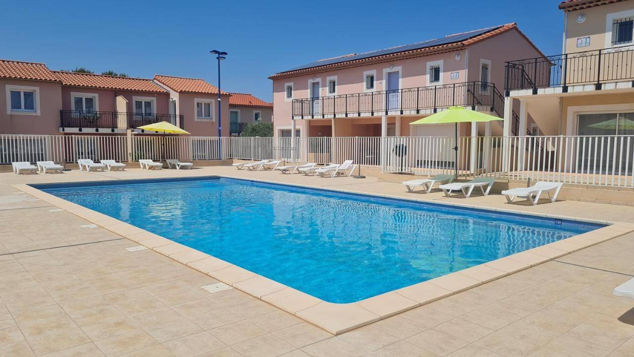 Apparthotel Résidence La Provence in Saint-Mitre-les-Remparts, Côte méditerranéenne (France)