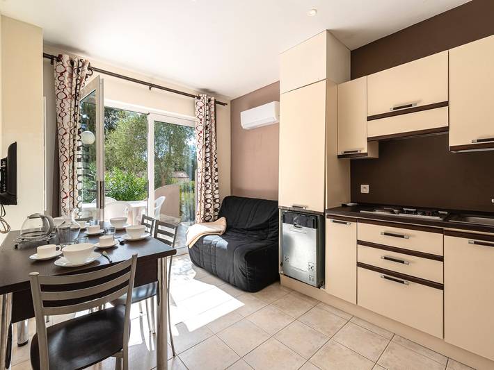 Ferienhaus für 4 Personen, mit Terrasse und Pool