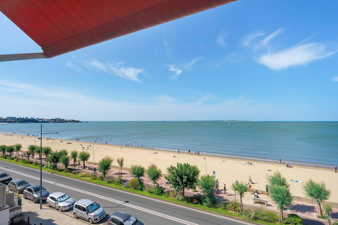 Studio entier, Studio 'Merveilleux Studio Face La Mer' (en anglais) in Royan, Côte de Beauté
