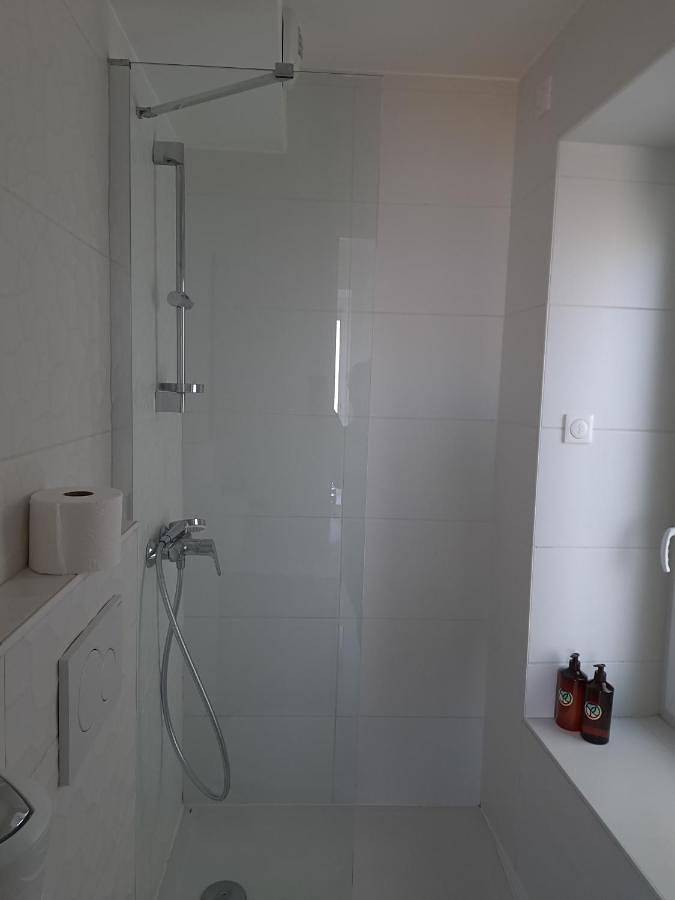 Gîte pour 2 personnes, avec Vue sur le lac et Vue à Neuvecelle - 4
