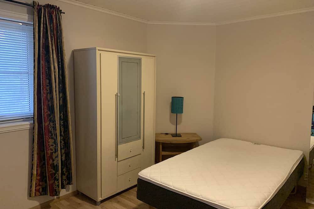 Ganze Wohnung, Basement apartment in the countryside. in Bremanger