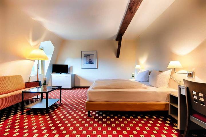 Hotel für 2 Personen, mit Whirlpool und Terrasse sowie Garten und Pool in Bad Arolsen - 2