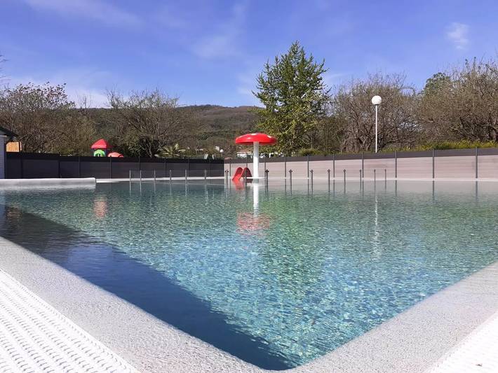 Camping pour 2 personnes, avec piscine et terrasse dans l' Ariège - 2