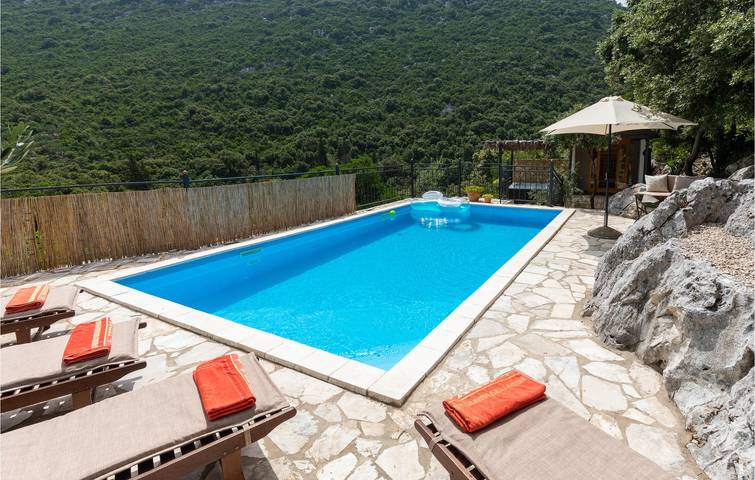 Geräumige 99 m² große Wohnung mit Pool, WLAN und Küchenausstattung in Dubrovnik-Neretva