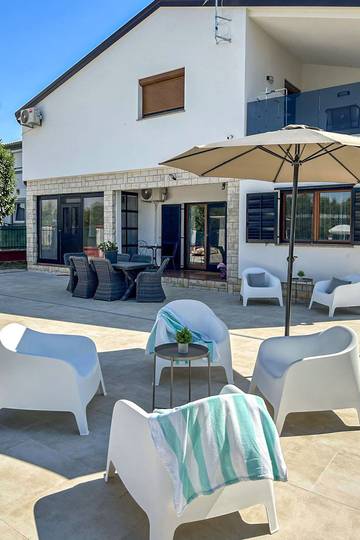 Ferienhaus für 10 Personen, mit Pool und Garten in Porec und Umgebung
